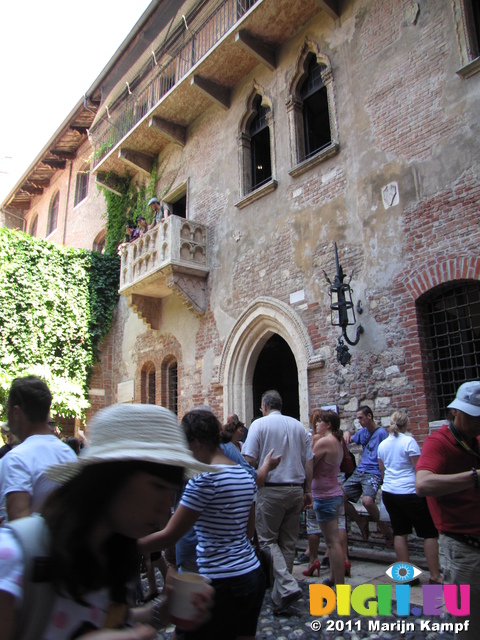 SX19317 Juliet's House, Balcony, Verona, Italy
